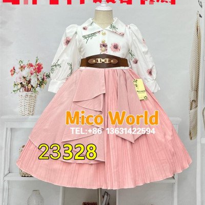Baby\'s clothes 