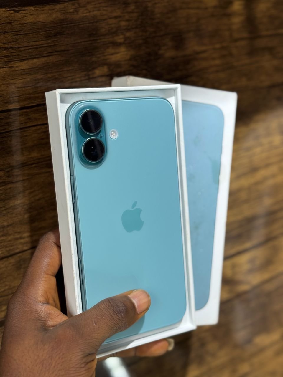 iPhone 16