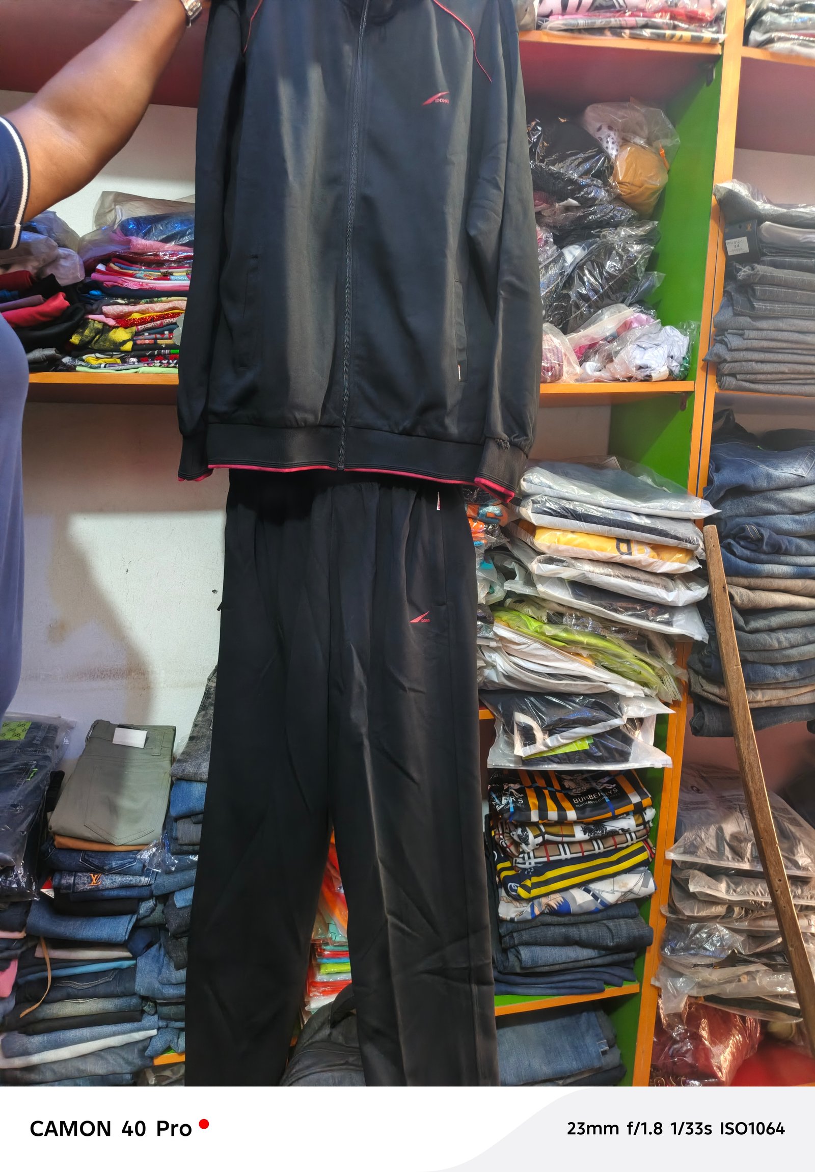 Men's clothe