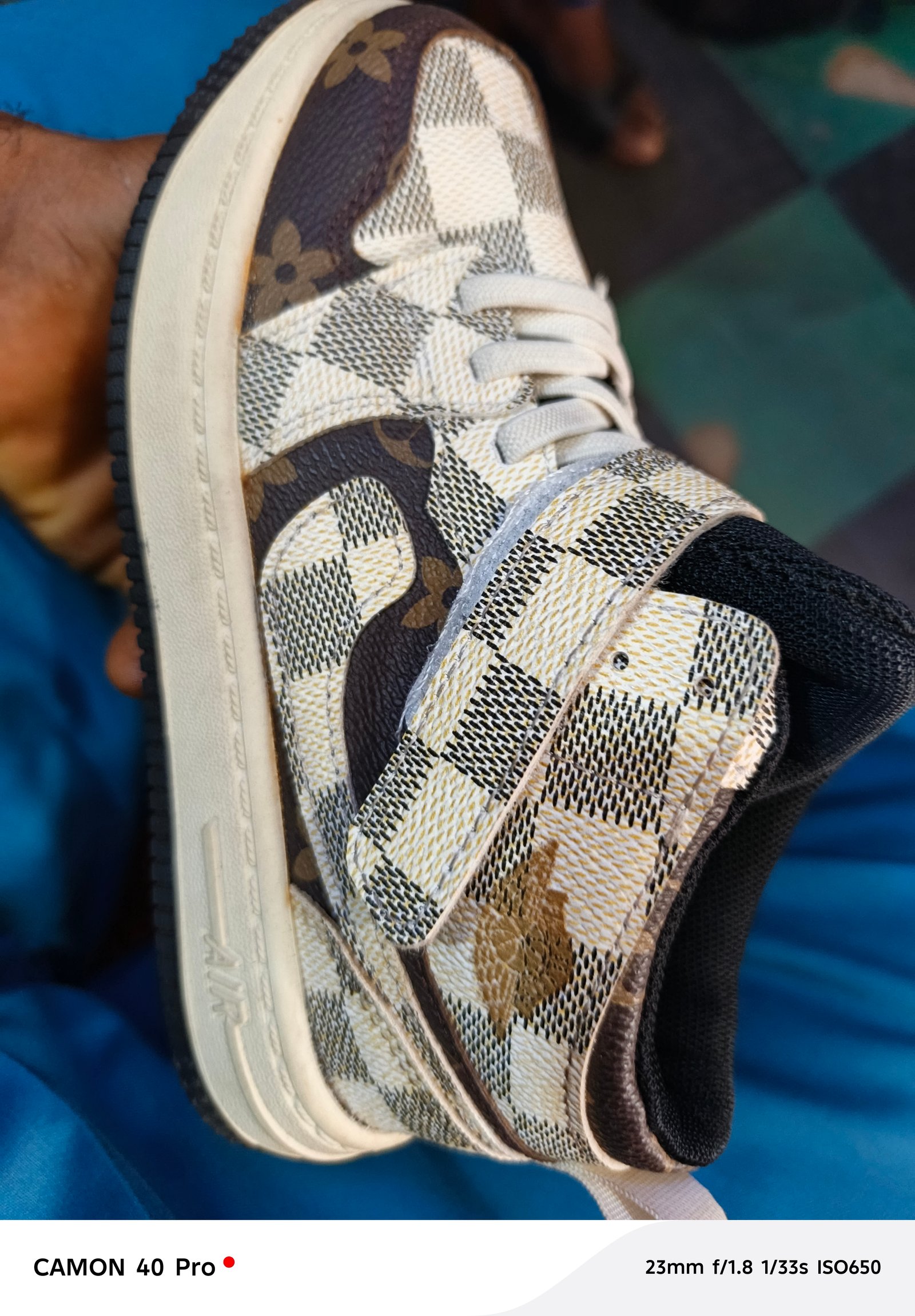 Childrens shoe 