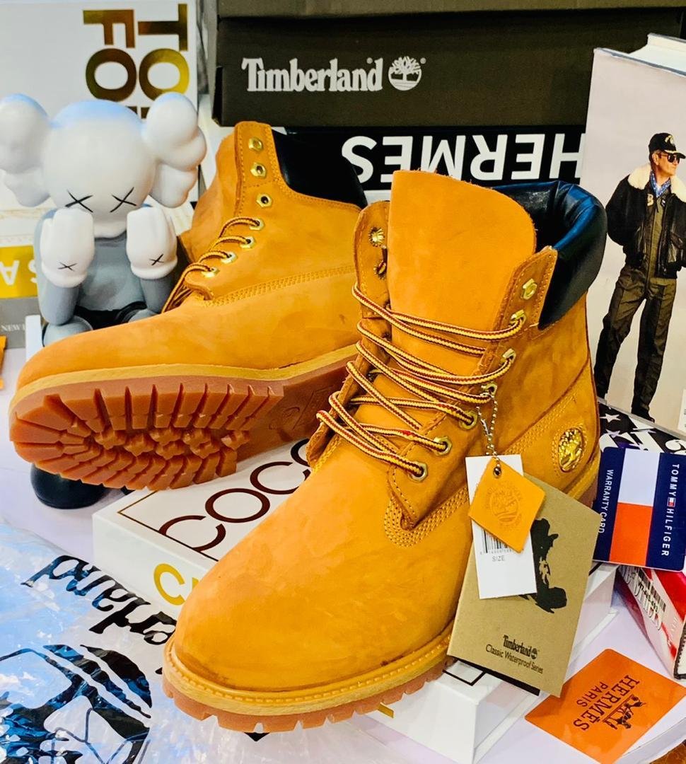 TIMBERLAND BOOTS 