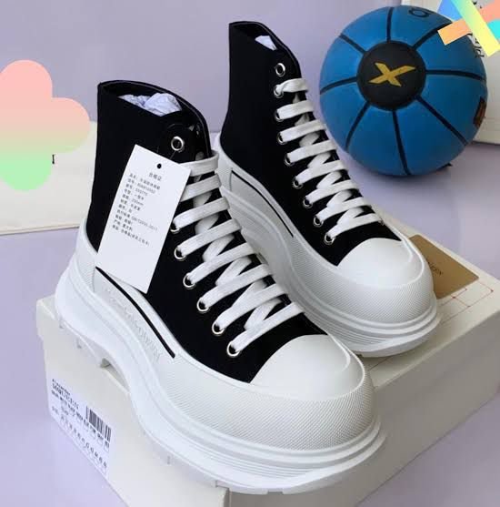 High Quality fashion sneakers 