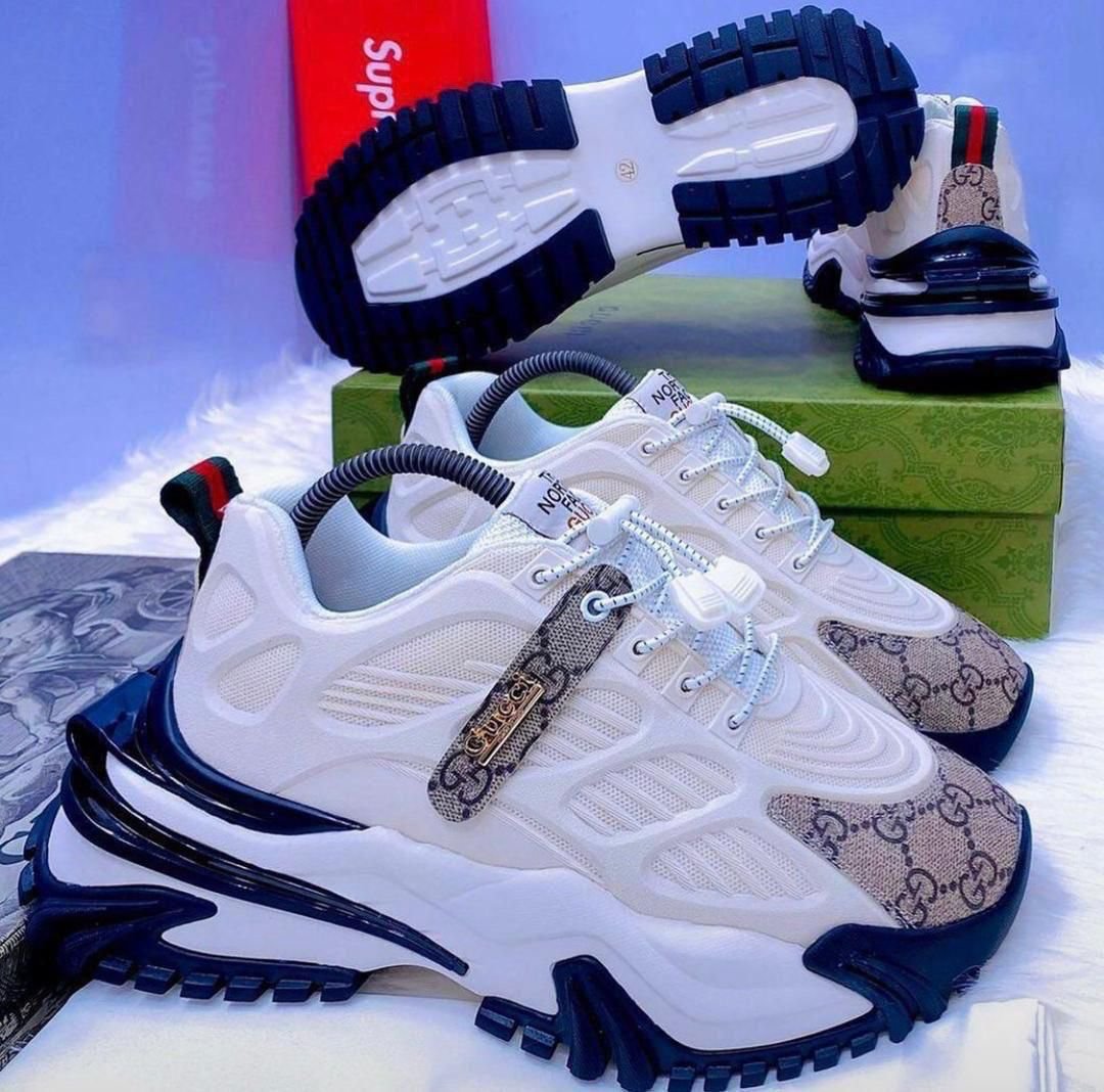 High Quality fashion sneakers 