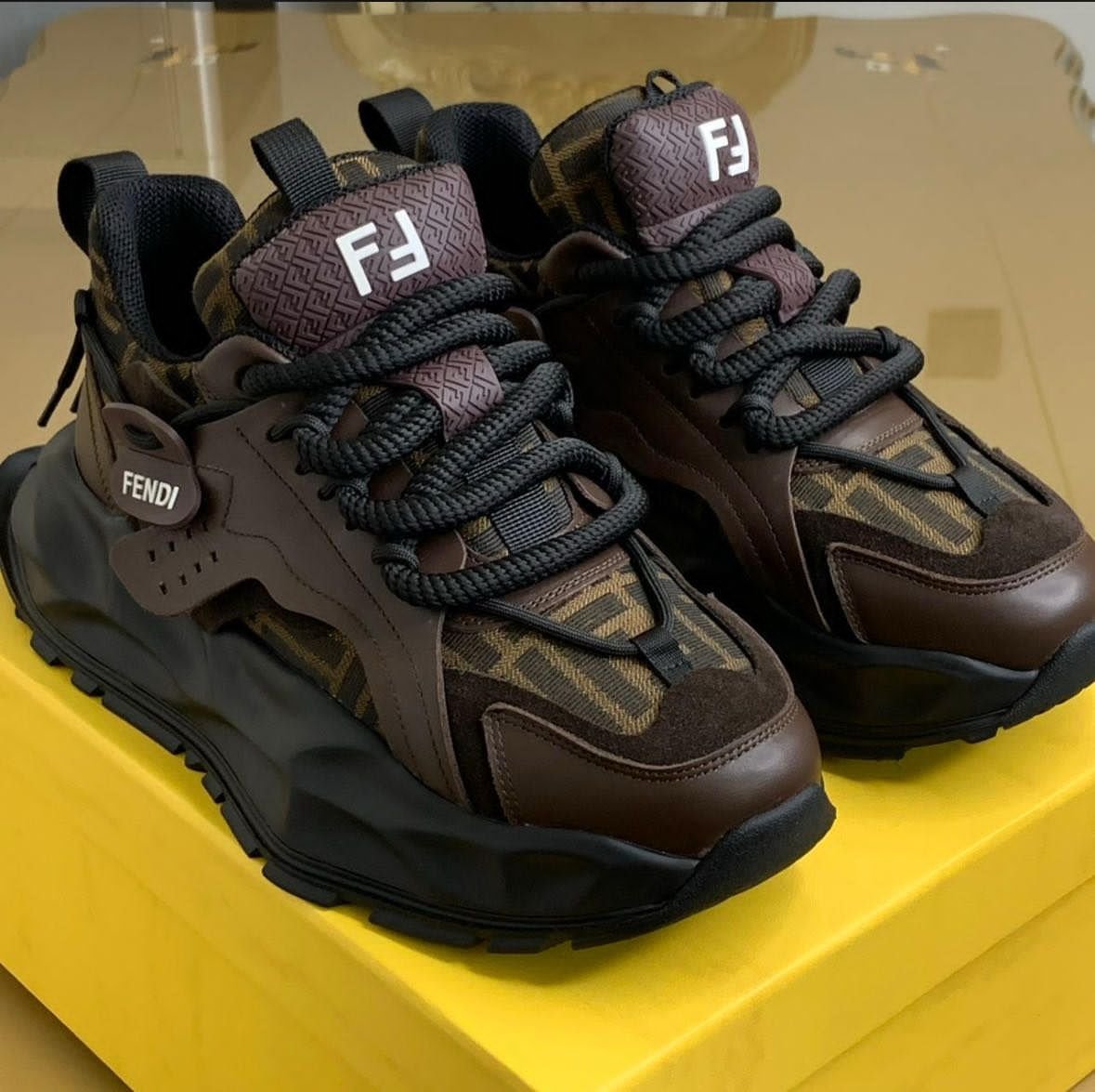 FENDI SNEAKERS (42-46)