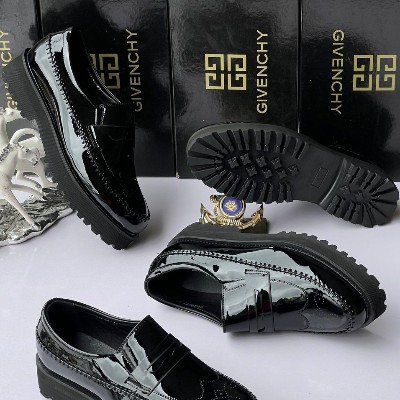 GIVENCHY 