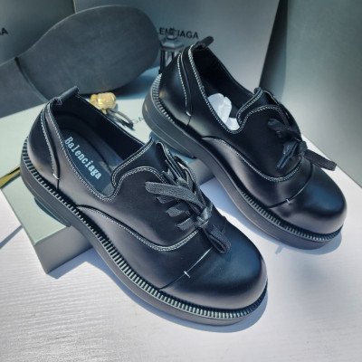 BALENCIAGA