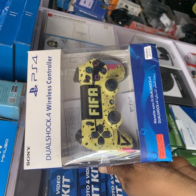PS4 game pad