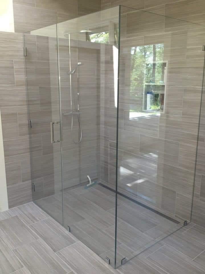 Bathroom Cubicle 