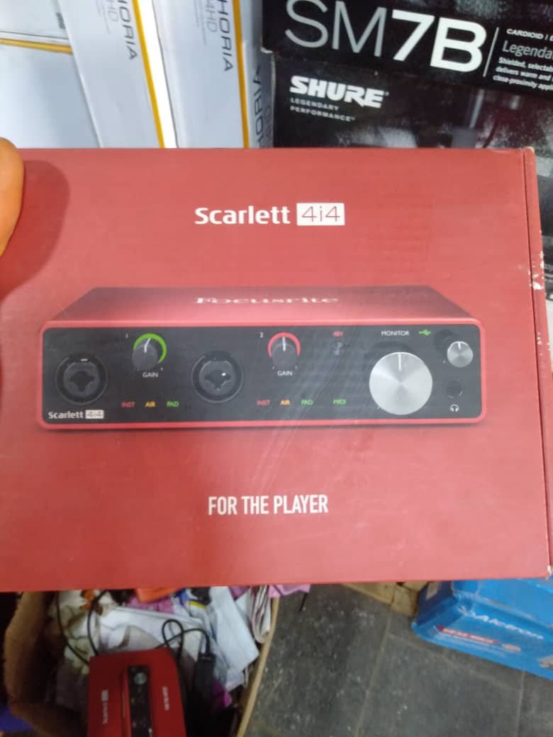 SOUND CARD/AUDIO INTERFACE 