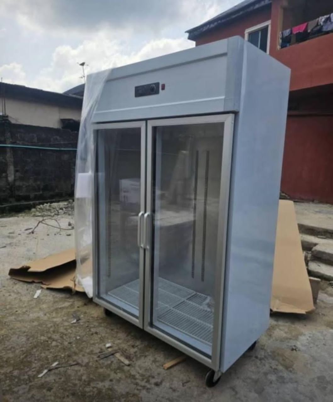Double door chiller 