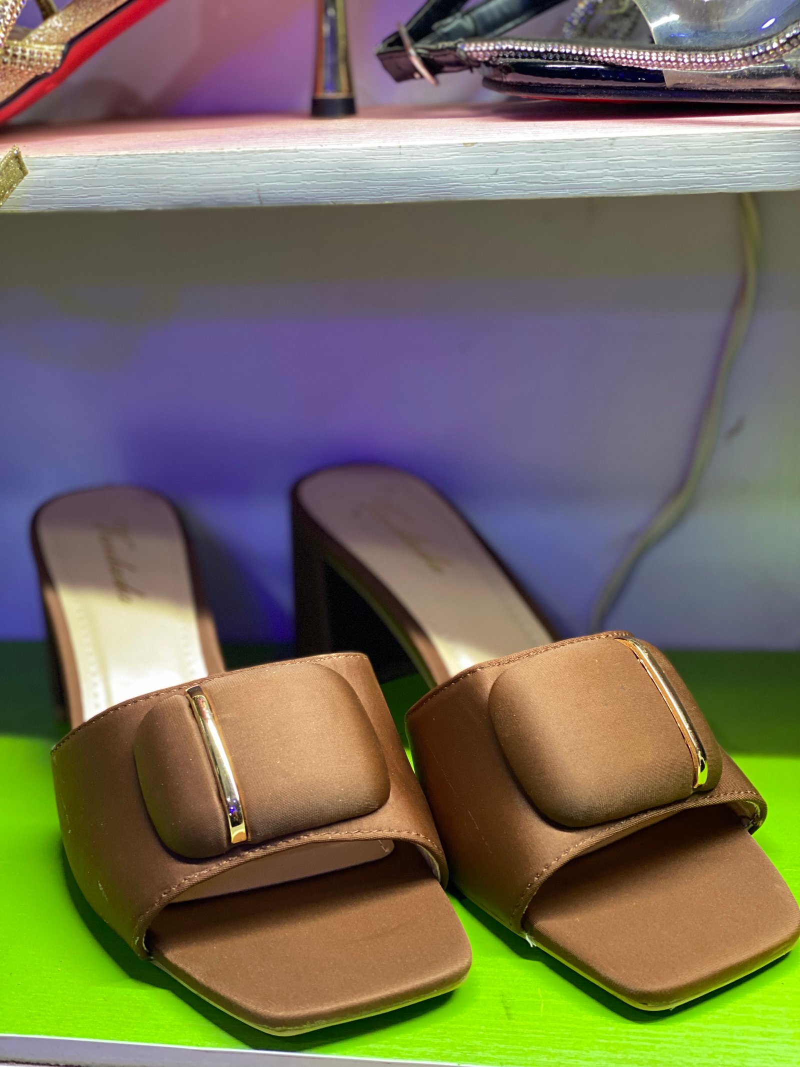 Quality brown slippers heel
