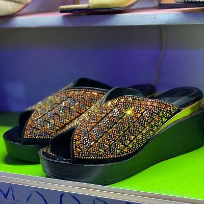 Black & golden stoned wedge