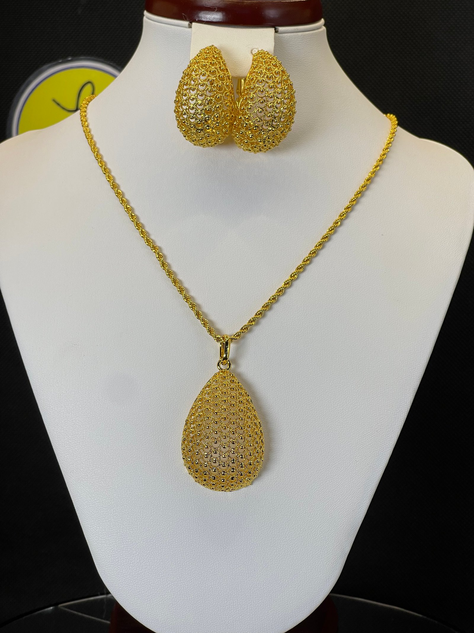 Ladies Necklace 