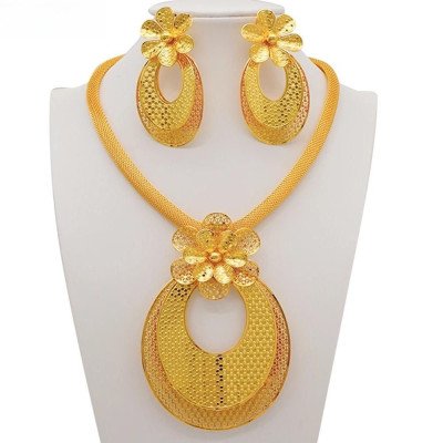 Dubai Sand Gold Necklace & Ear