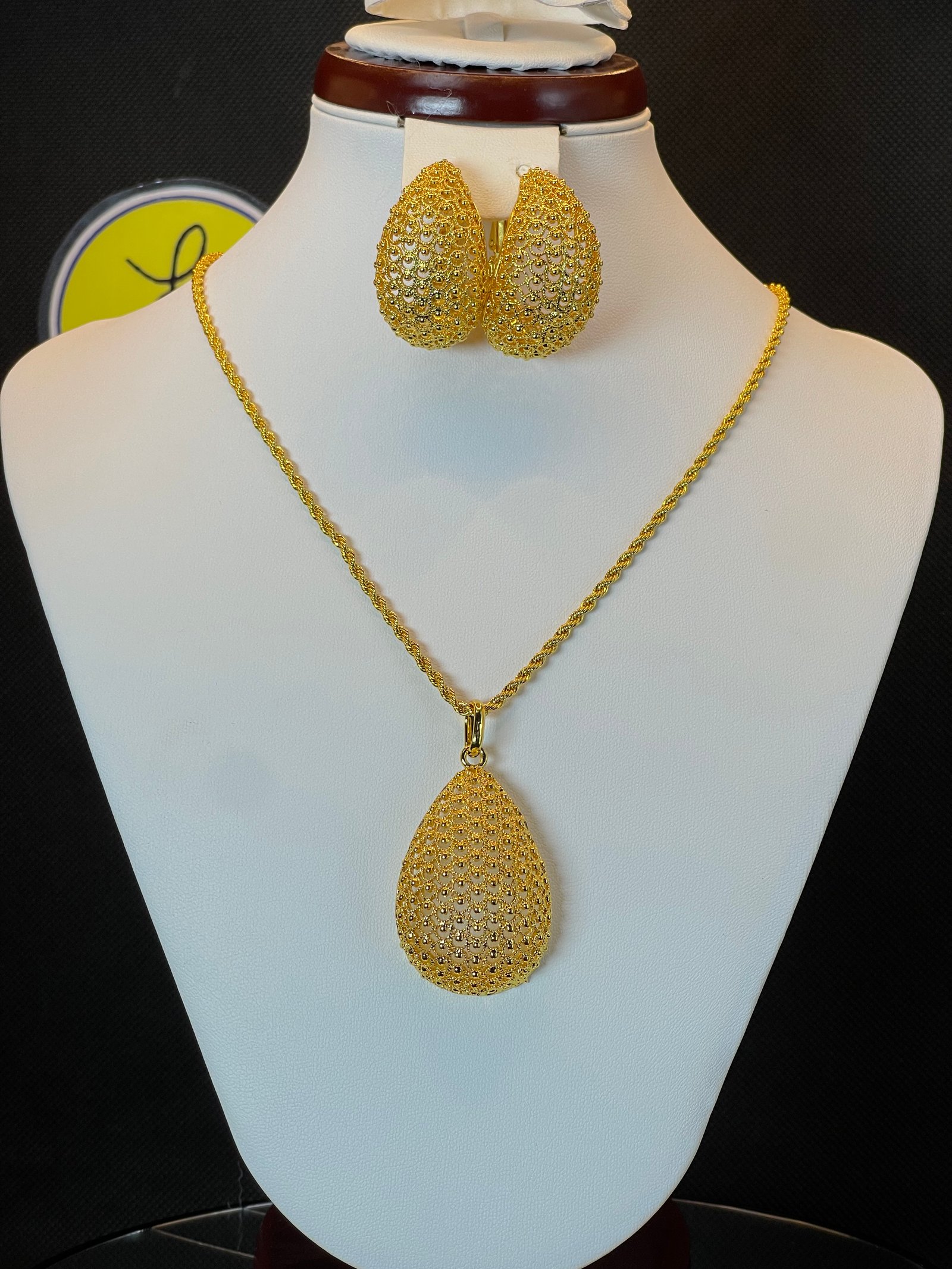 Ladies Necklace 