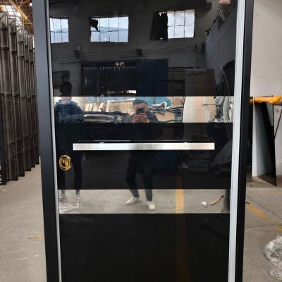 Pivot  door 