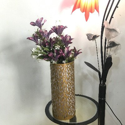 Iron vase without flower 