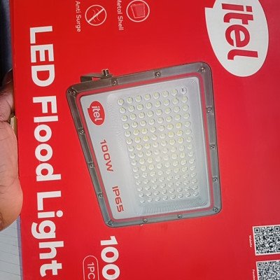 Flood light 